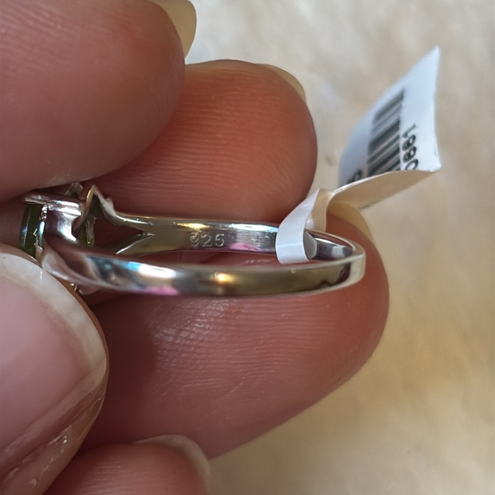 NWT Genuine Peridot 925 Sterling Silver Ring - Picture 6 of 8